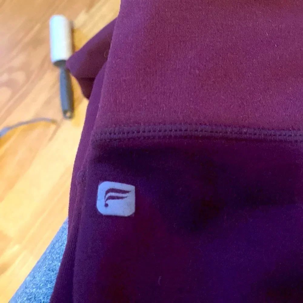 Fabletics wine capri leggings size L